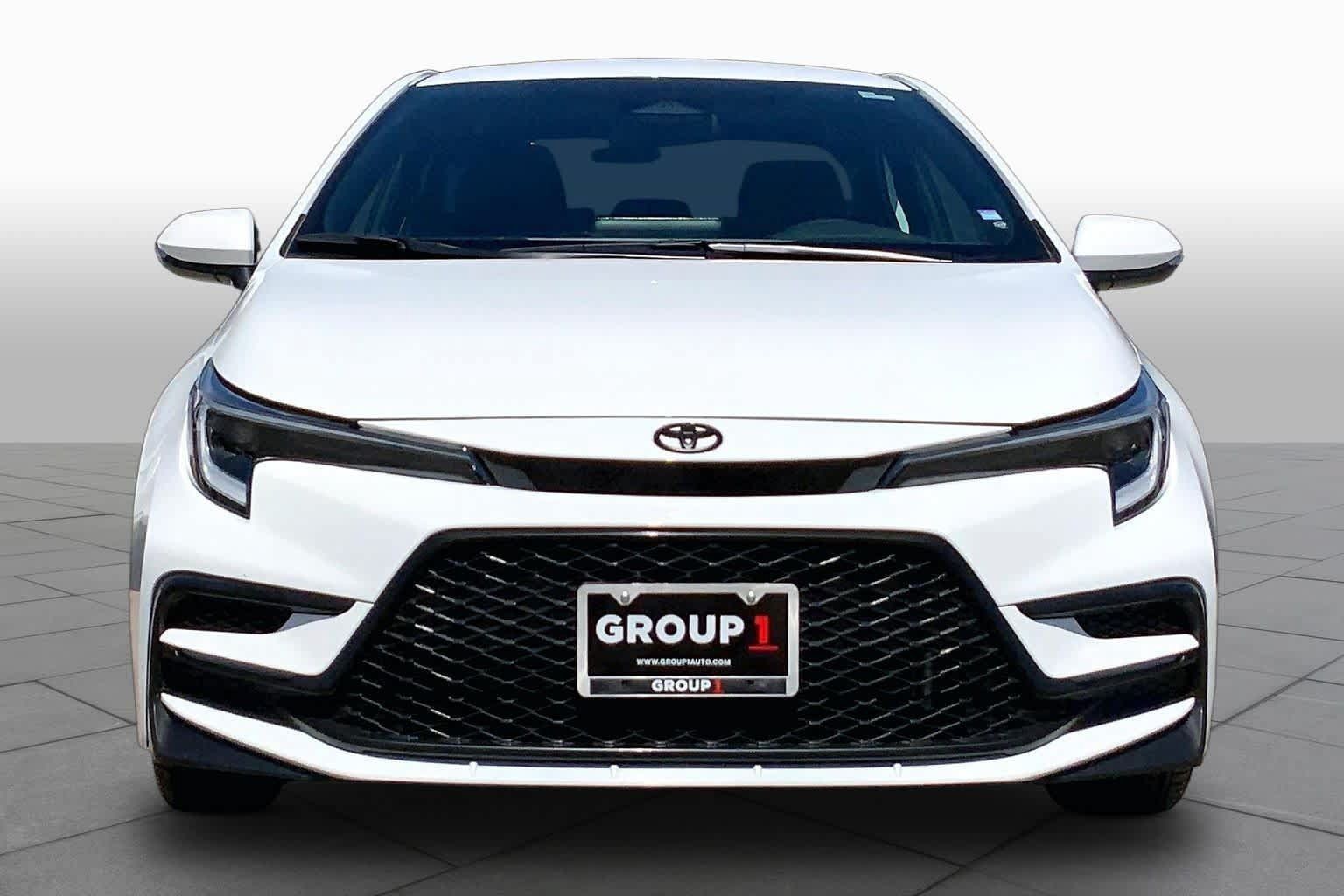 Used 2026 Toyota Corolla SE FWD image 4