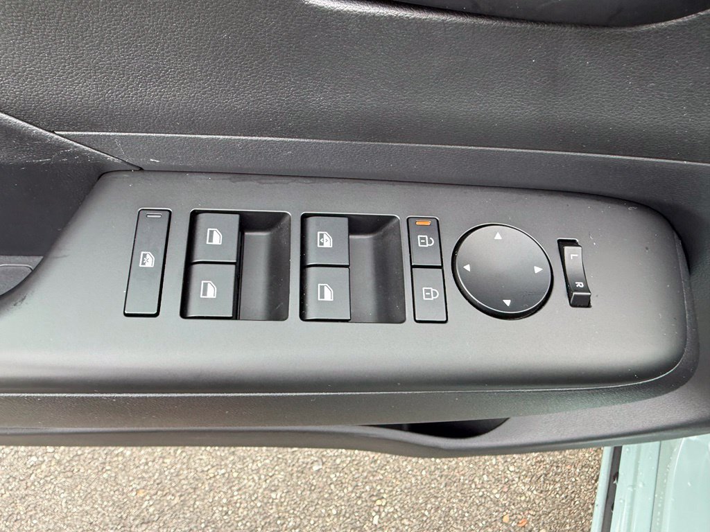 Certified 2024 Hyundai Kona SEL FWD image 31