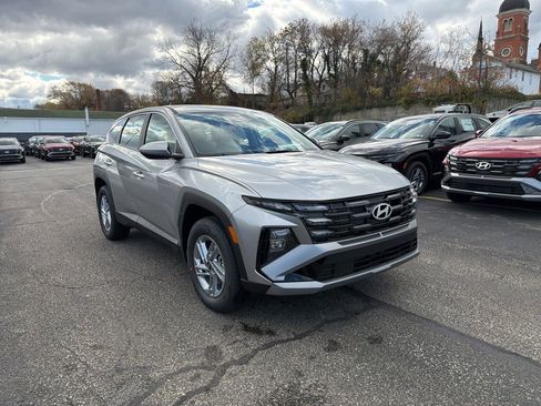 New 2026 Hyundai Tucson SE image 1
