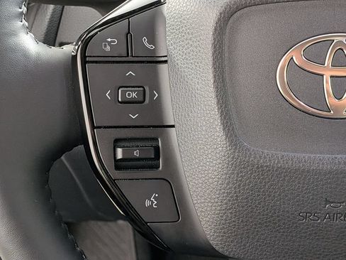 Used 2025 Toyota Prius FWD image 14