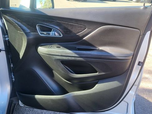 Used 2015 Buick Encore FWD image 17