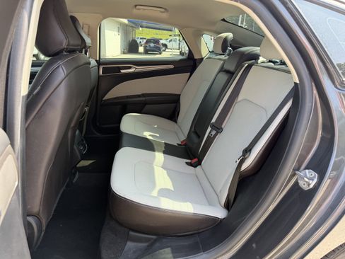 Used 2020 Ford Fusion SE w/ Equipment Group 151A FWD image 29