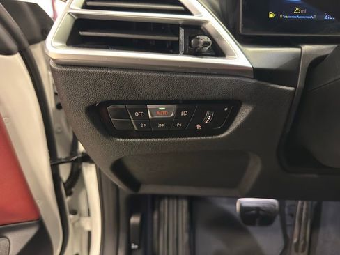 Used 2025 BMW 430i Coupe w/ M Sport Package image 25