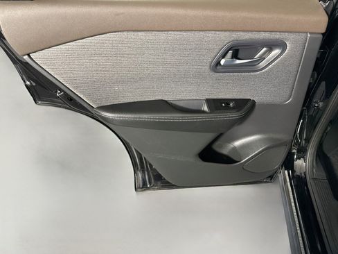 Used 2022 Nissan Rogue SV FWD image 26