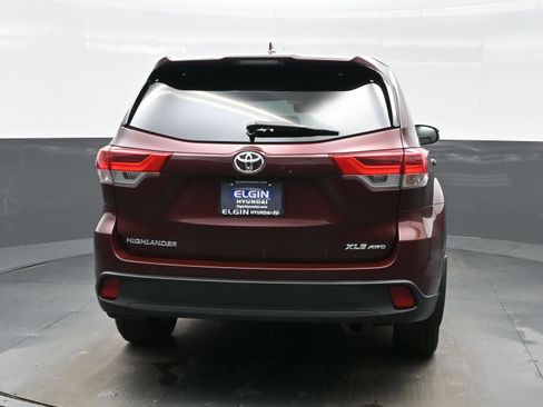 Used 2017 Toyota Highlander XLE image 5
