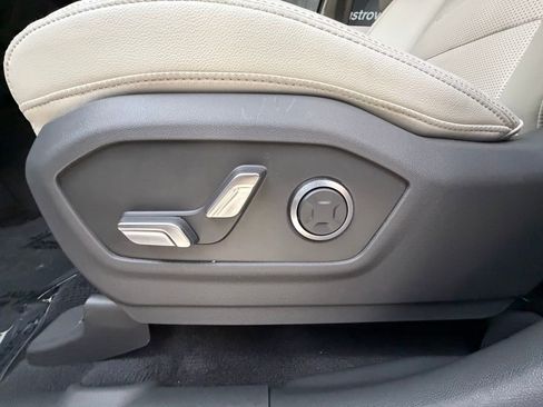 Used 2025 Hyundai Santa Fe Limited image 27