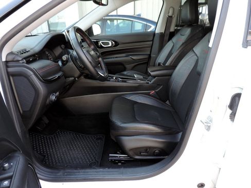 Used 2022 Jeep Compass Trailhawk w/ Trailhawk Convenience Group AWD/4WD image 20