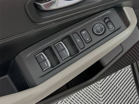 Used 2023 Honda Accord LX image 18