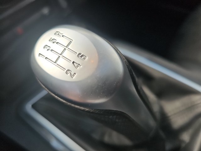 Used 2009 Dodge Challenger SRT8 w/ SRT Option Group II RWD image 18
