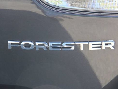 Used 2020 Subaru Forester Premium AWD/4WD image 9