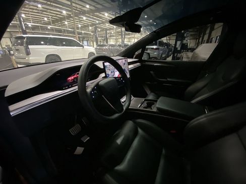 Used 2022 Tesla Model X image 2