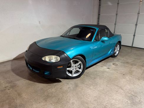 Used 2003 MAZDA MX-5 Miata RWD image 1