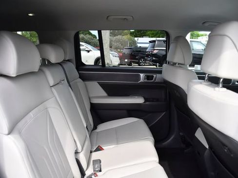 Used 2025 Hyundai Santa Fe SEL FWD image 27