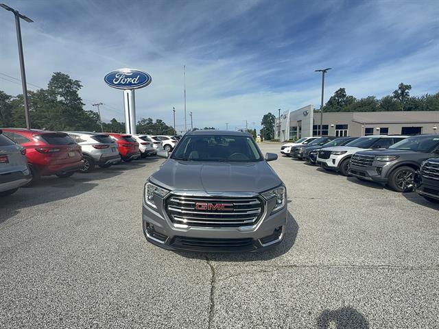 Used 2024 GMC Terrain SLT AWD/4WD image 10
