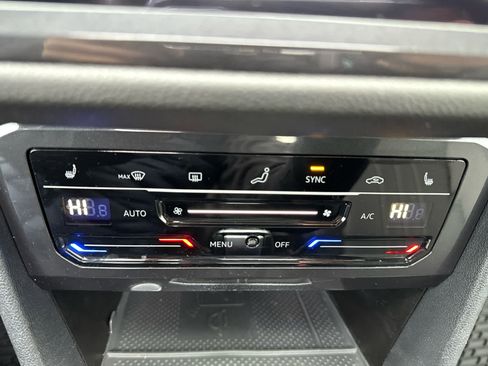 Used 2023 Volkswagen Tiguan SE R-Line image 19