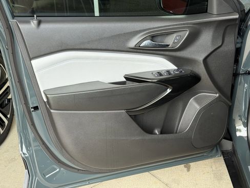 New 2025 Chevrolet Trax LT w/ Driver Confidence Package image 21