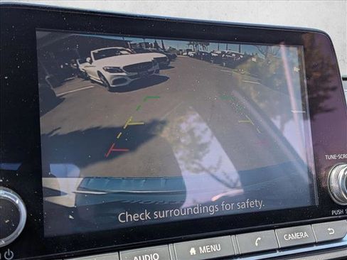 Used 2022 Nissan Altima 2.5 SV image 14