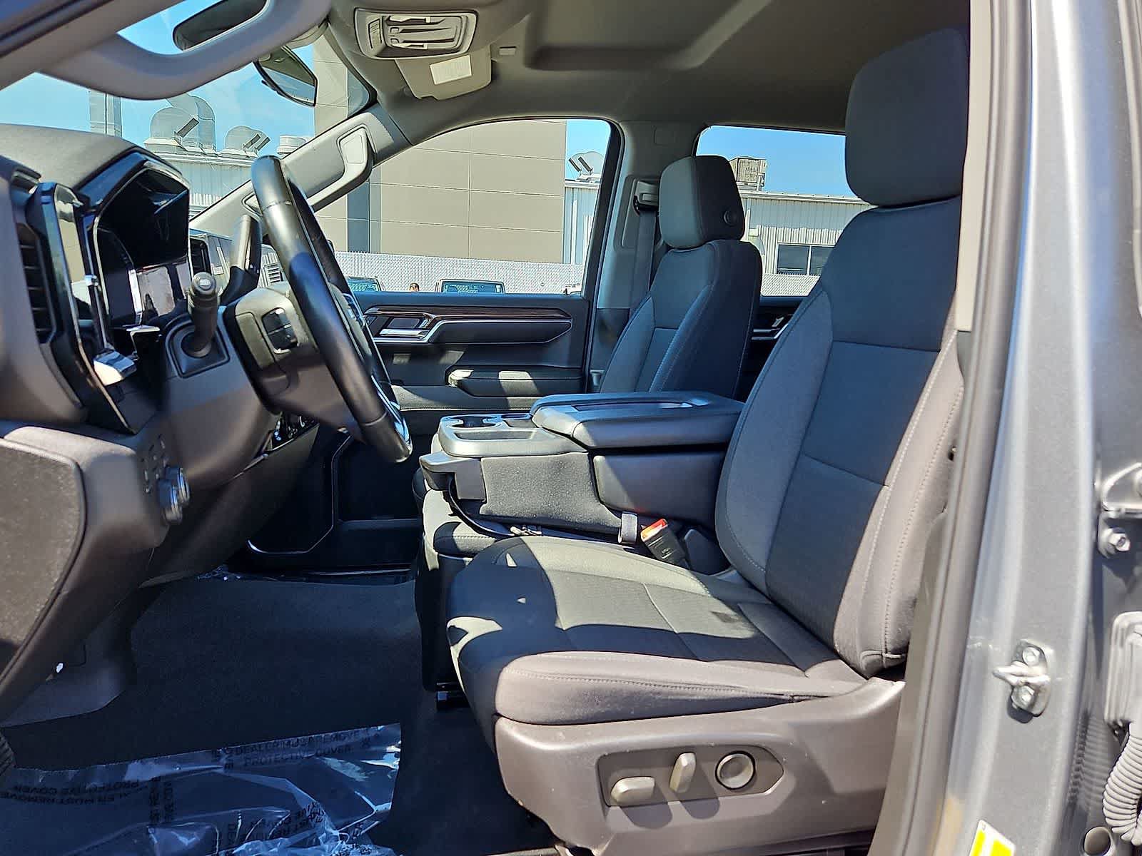 Certified 2024 Chevrolet Silverado 1500 LT AWD/4WD image 25