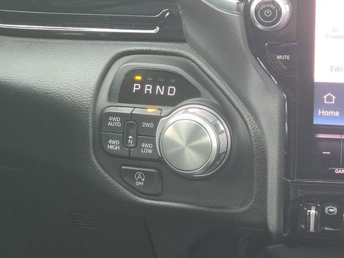 Used 2025 RAM 1500 Laramie w/ Advanced Safety Group II AWD/4WD image 14