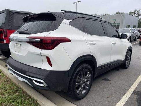 Used 2023 Kia Seltos S w/ Navigation Package FWD image 4