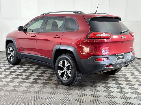 Used 2016 Jeep Cherokee Trailhawk w/ Cold Weather Group AWD/4WD image 3
