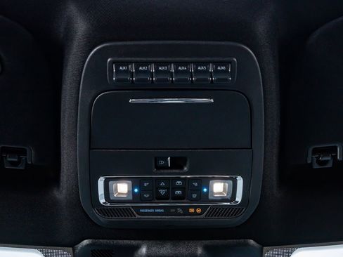 Used 2026 Ford F350 Platinum w/ Tremor Off-Road Package AWD/4WD image 30
