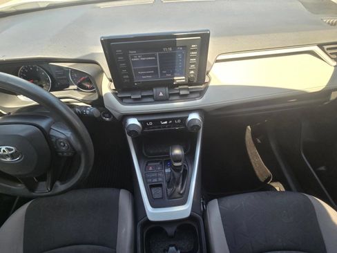 Used 2021 Toyota RAV4 XLE AWD/4WD image 10
