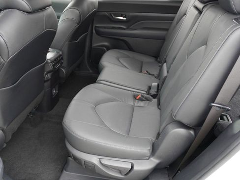 Used 2024 Toyota Grand Highlander Limited image 29