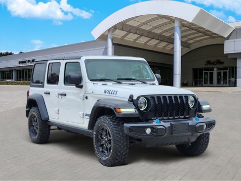 Used 2023 Jeep Wrangler Unlimited w/ Cold Weather Group image 2