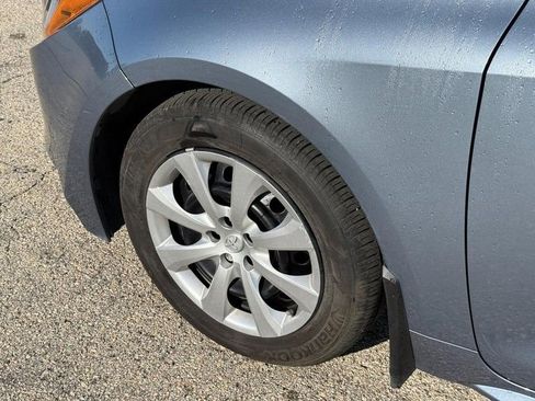Used 2025 Toyota Corolla LE FWD image 10