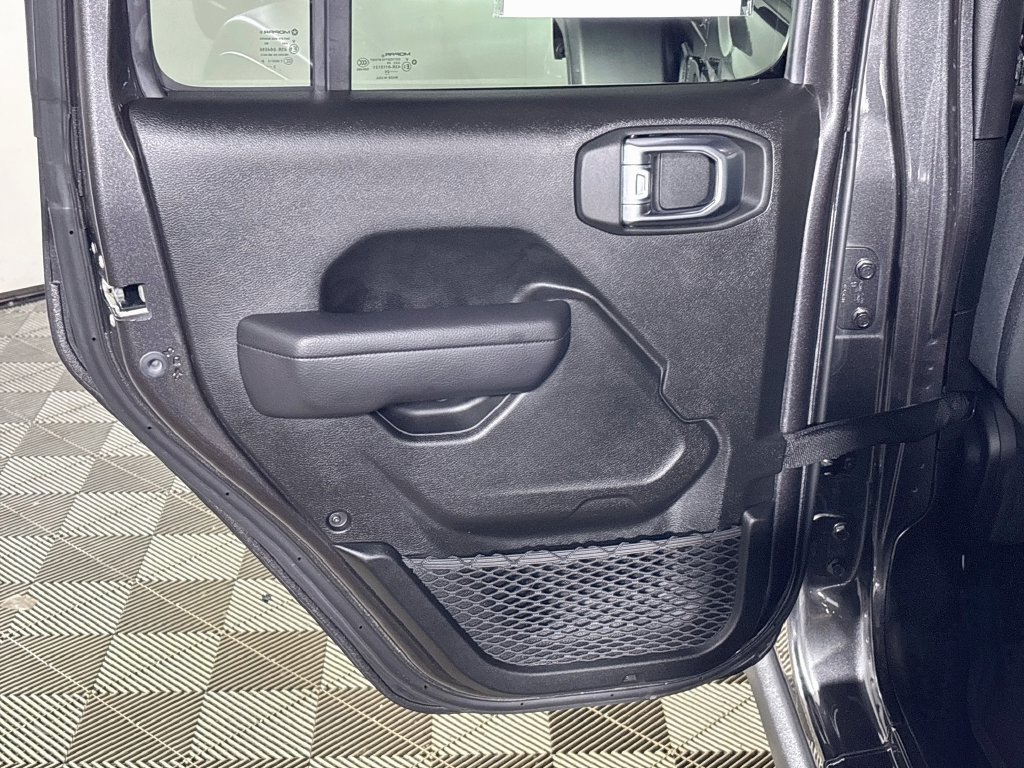 Used 2024 Jeep Wrangler Unlimited AWD/4WD image 19