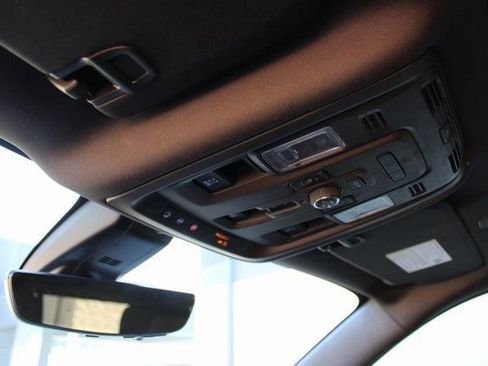 Used 2021 GMC Yukon Denali w/ Denali Premium Package image 30