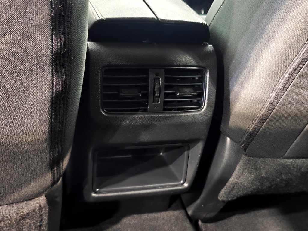 Used 2024 Nissan Rogue S AWD/4WD image 26