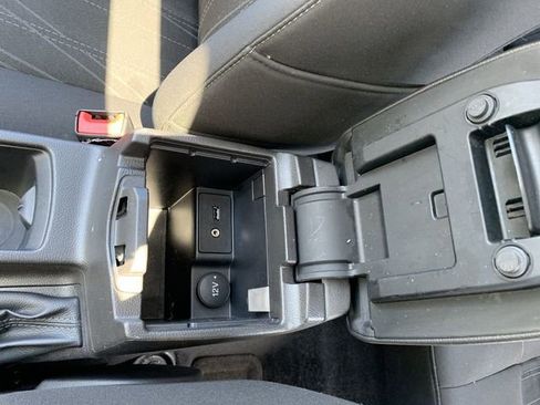 Used 2016 Ford Focus SE FWD image 25