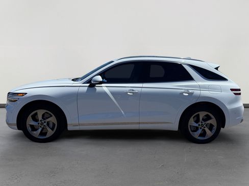 Used 2026 Genesis GV70 2.5T Advanced AWD/4WD image 2