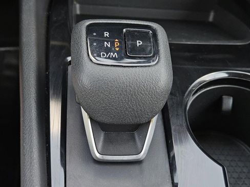 Used 2024 Nissan Rogue SV image 15