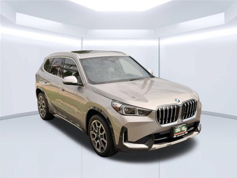 Used 2023 BMW X1 xDrive28i w/ Convenience Package AWD/4WD image 3