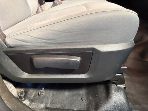 Used 2018 RAM 3500 Tradesman w/ Chrome Appearance Group AWD/4WD image 28