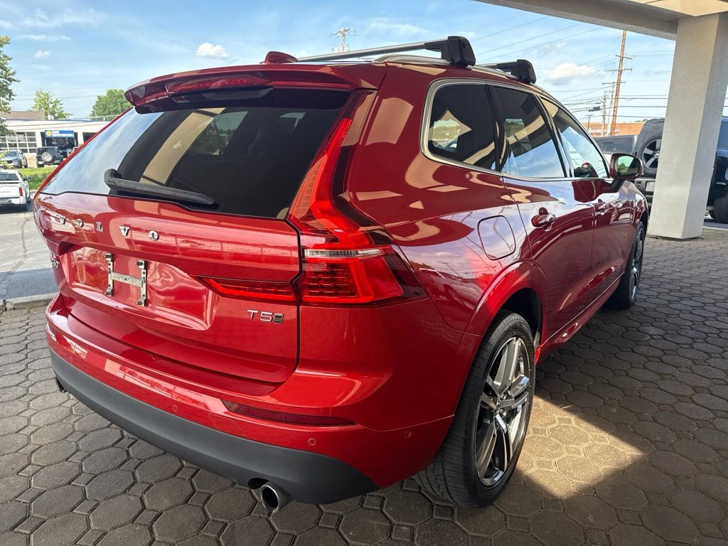 Used 2019 Volvo XC60 T5 Momentum w/ Multimedia Package AWD/4WD image 6