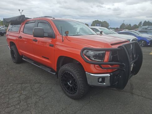 Used 2016 Toyota Tundra SR5 w/ TRD Off Road Package AWD/4WD image 7