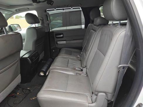 Used 2020 Toyota Sequoia Limited w/ Safety & Convenience Package AWD/4WD image 17