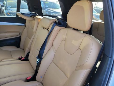Used 2018 Volvo XC90 T5 Momentum image 9