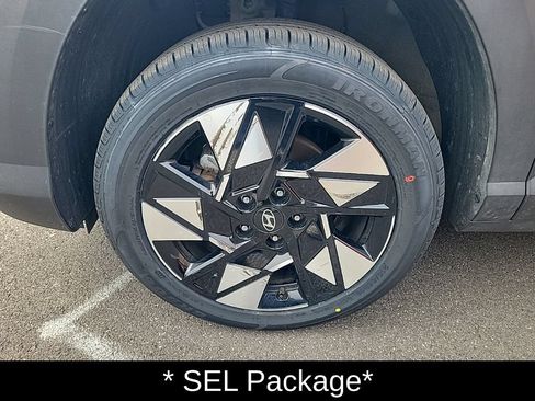 Certified 2025 Hyundai Kona SEL AWD/4WD image 11