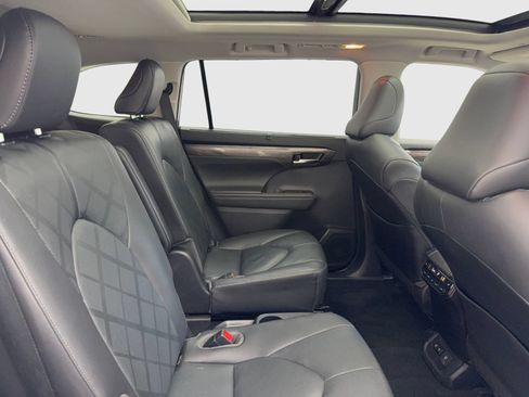Used 2020 Toyota Highlander Platinum FWD image 47