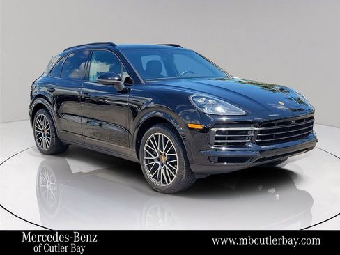 Used 2021 Porsche Cayenne S image 1