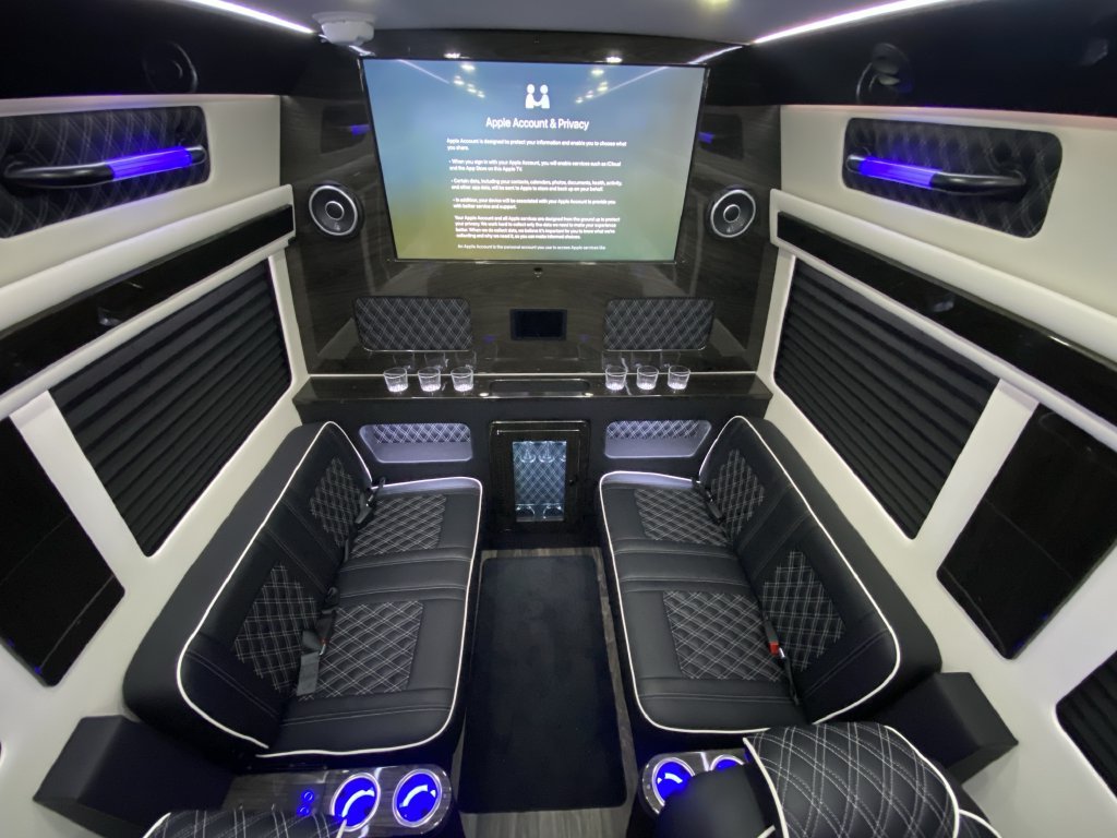 Used 2025 Mercedes-Benz Sprinter 3500 image 22