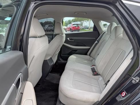 Used 2023 Hyundai Sonata SE w/ Preferred Accessory Package FWD image 21