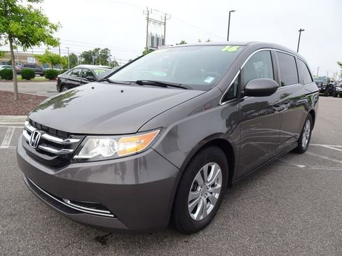 Used 2016 Honda Odyssey SE image 8