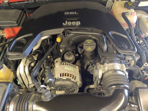 Used 2018 Jeep Wrangler Sport AWD/4WD image 30