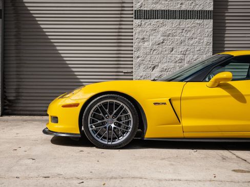 Used 2011 Chevrolet Corvette Z06 w/ Z07 Performance Package RWD image 16